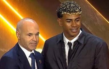 谈到欧冠踢巴黎，大马丁：队友压力会变小，因为