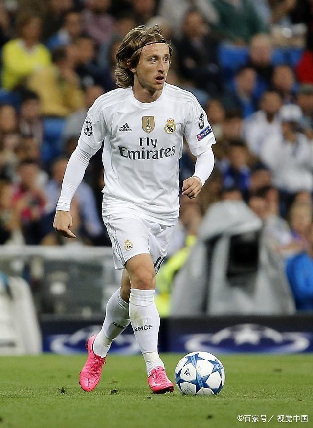 的几个冠军啊？就无敌了。忘了当年一到季后赛就拉胯了