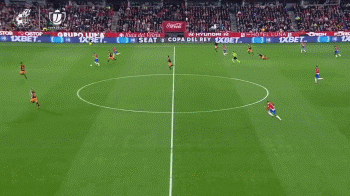 弗兰克·托马斯凭借庞大的身躯和细腻的选球，蝉联美联年度 MVP